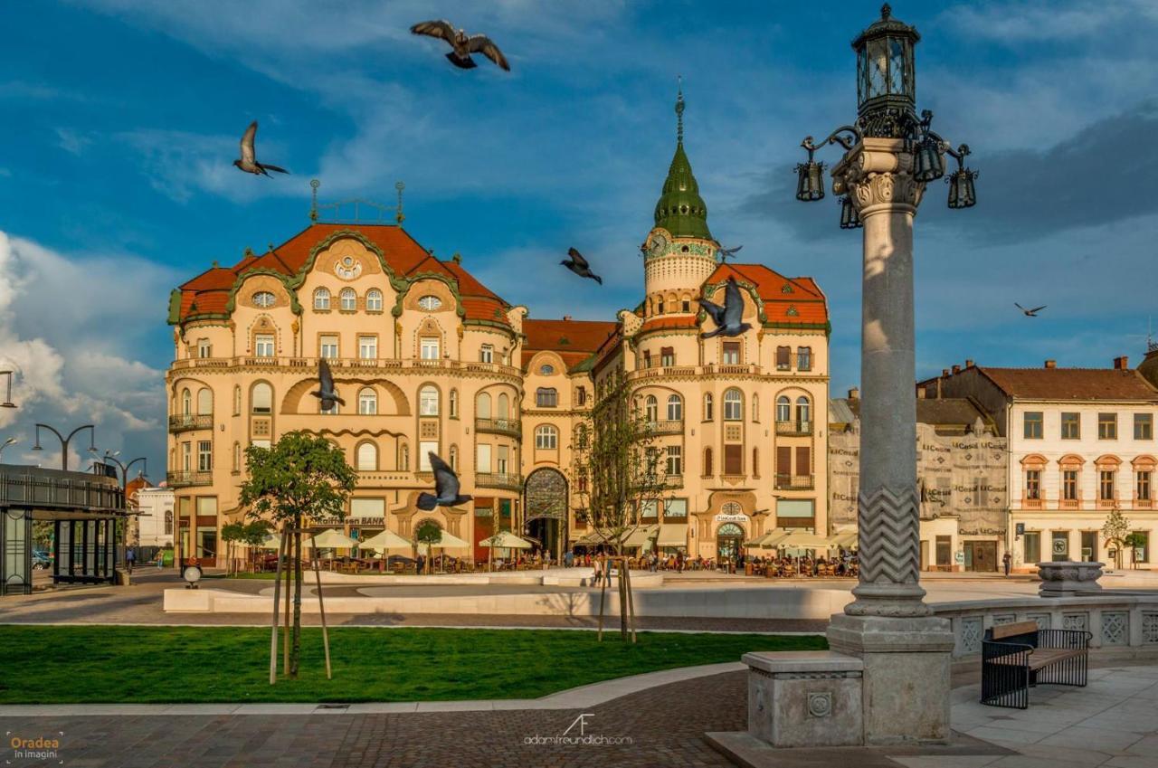 Phoenix Luxury Apartment Орадя Екстер'єр фото
