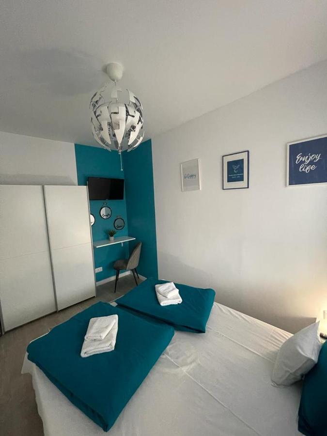 Phoenix Luxury Apartment Орадя Екстер'єр фото